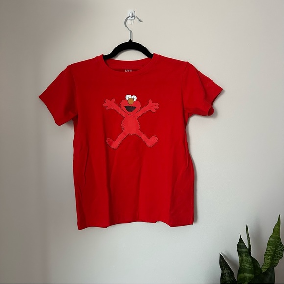 Sesame Street x kaws uniqlocanada baby tee - Picture 1 of 9